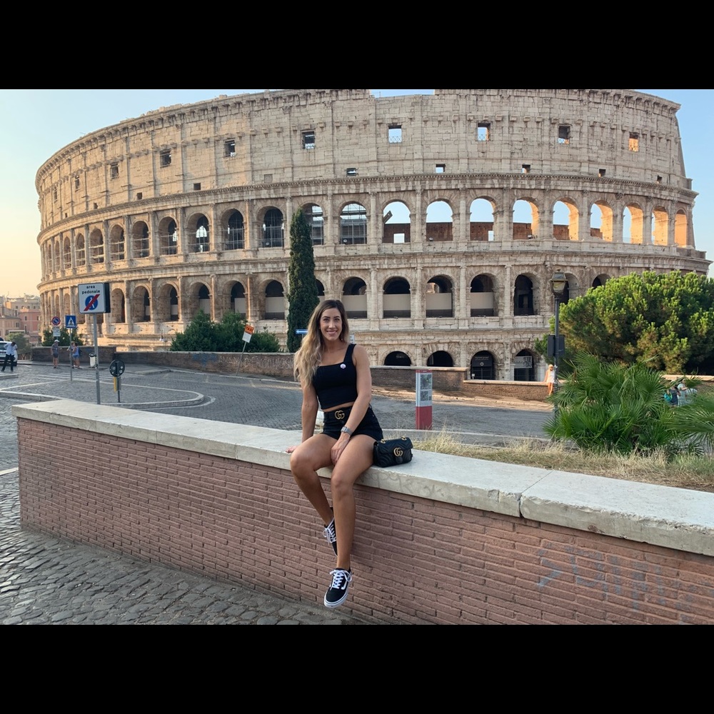 Meet your Posher, Elizabeth